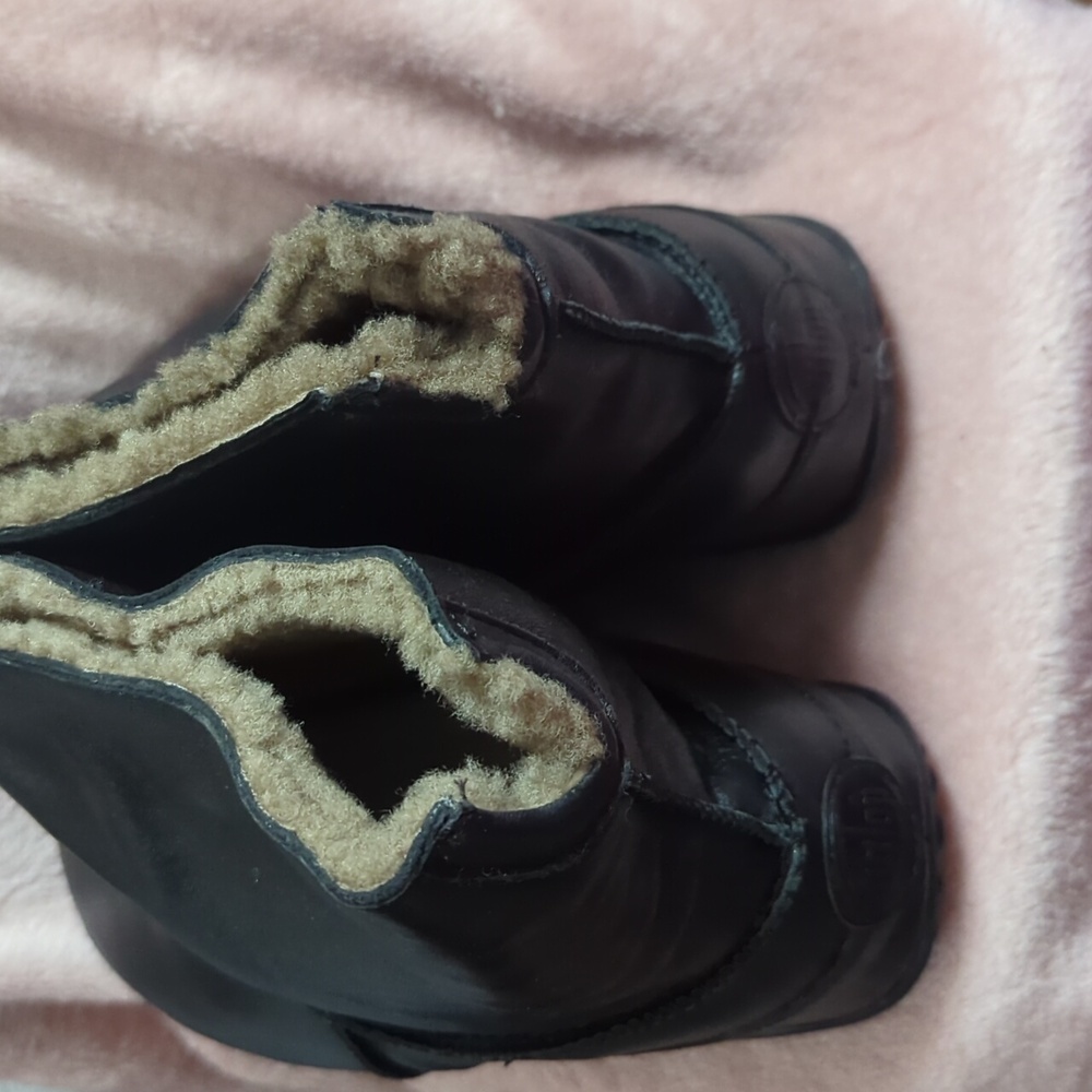 Boots - Picture 3 of 4